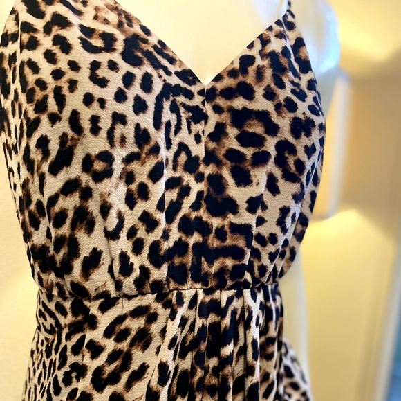 Vince Camuto Vneck Leopard Print Midi Dress Nwt - Picture 9 of 9